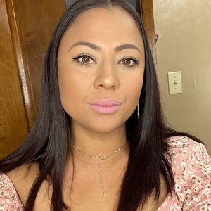 Meet your Posher, Ivis